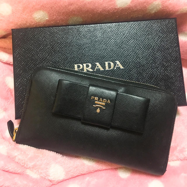 PRADA サフィアーノ 財布