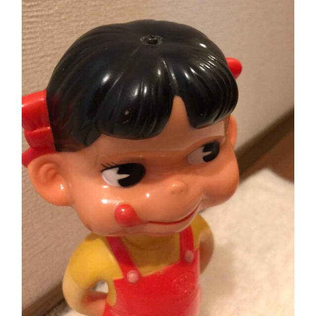 不二家(フジヤ)のペコちゃん人形 ♥️昭和レトロ エンタメ/ホビーのおもちゃ/ぬいぐるみ(キャラクターグッズ)の商品写真