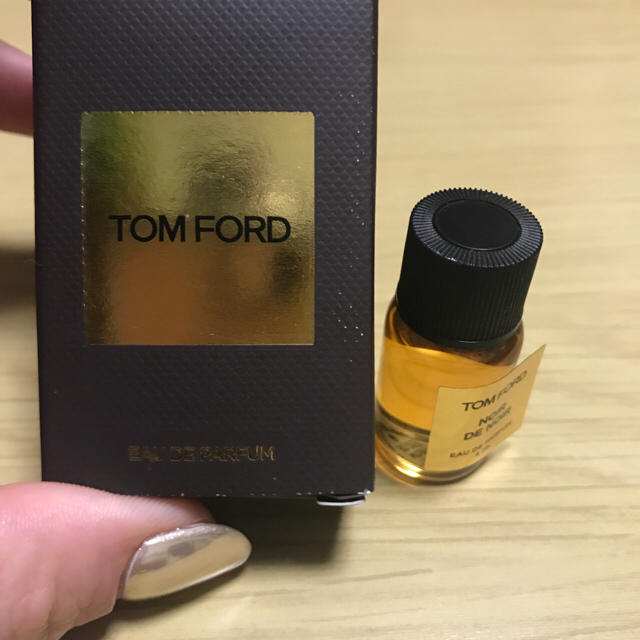 TOM FORD(トムフォード)のトムフォードノアールデノアールミニサイズ4ml未使用香水 コスメ/美容の香水(ユニセックス)の商品写真