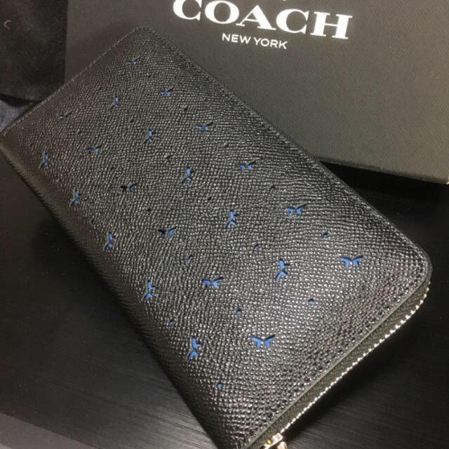 COACH(コーチ)の限定セール❣️新品コーチ長財布F59059ブラックパンチングバタフライ2017 レディースのファッション小物(財布)の商品写真