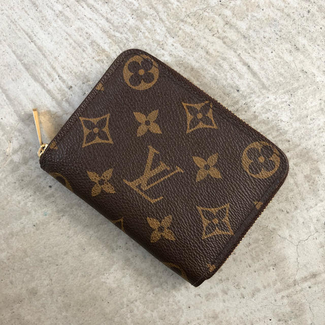 LOUIS VUITTON(ルイヴィトン)のヴィトンミニ財布 H9cm×W11cmくらい レディースのファッション小物(財布)の商品写真