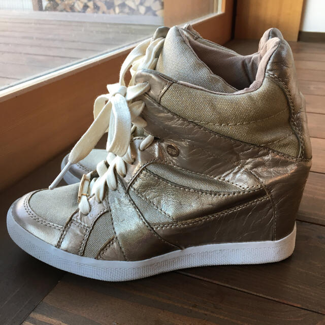 COACH(コーチ)の【値下げ！】coachウエッジスニーカーalexis wedge sneaker レディースの靴/シューズ(スニーカー)の商品写真