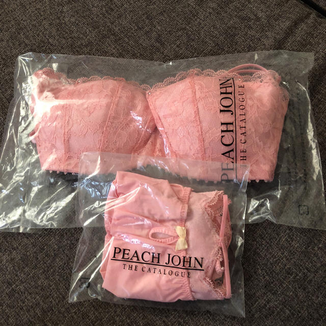 PEACH JOHN(ピーチジョン)のピーチジョン PJ ブラセット  レディースの下着/アンダーウェア(ブラ&ショーツセット)の商品写真