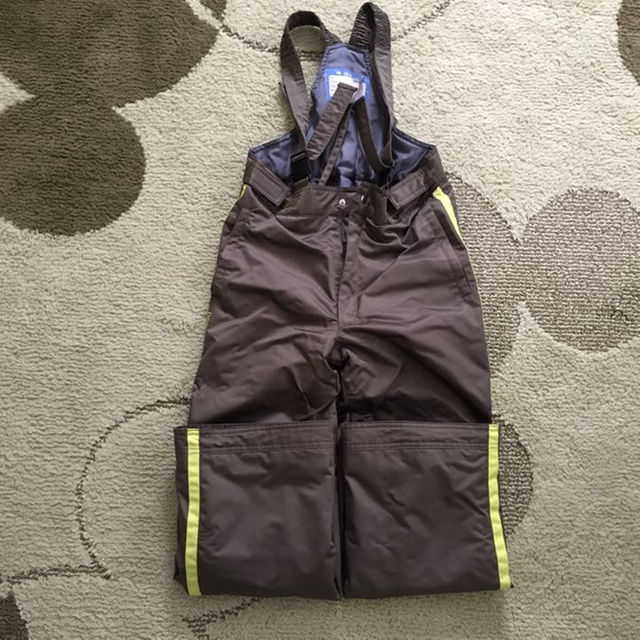 DESCENTE - □ 美品 □ DESCENTE スキーウェア上下セット 男児 DESCENTE - □ 美品 □ DESCENTE スキーウェア上下セット 男児