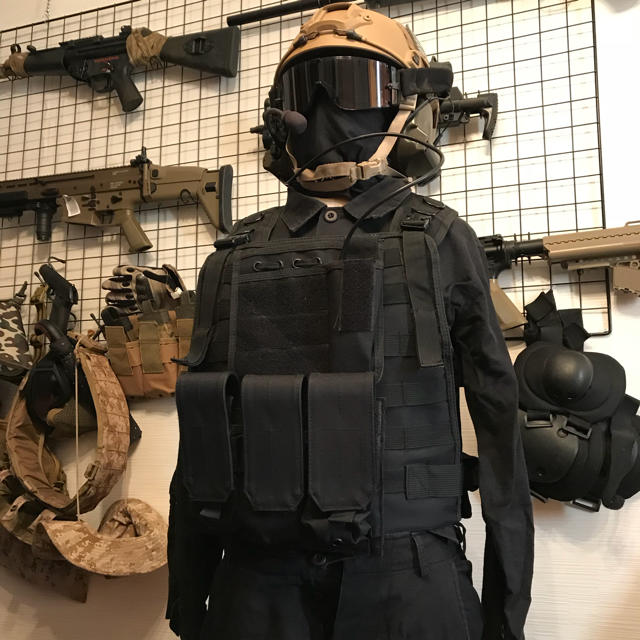 SWAT 黒一色戦闘服 エンタメ/ホビーのミリタリー(戦闘服)の商品写真