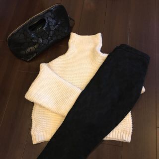 ザラ(ZARA)のまりも様専用ZARA★レース柄クロップドパンツ(クロップドパンツ)