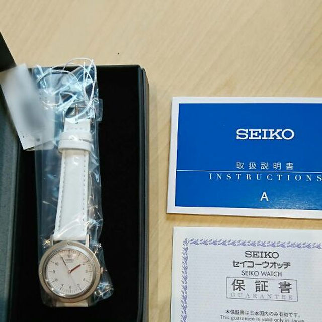 レディースSEIKO セイコー シャリオ　ホワイトバックS