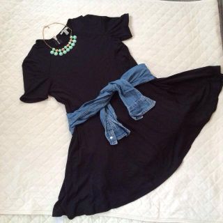 ザラ(ZARA)のZARAブラックワンピネックレス付♡(ひざ丈ワンピース)