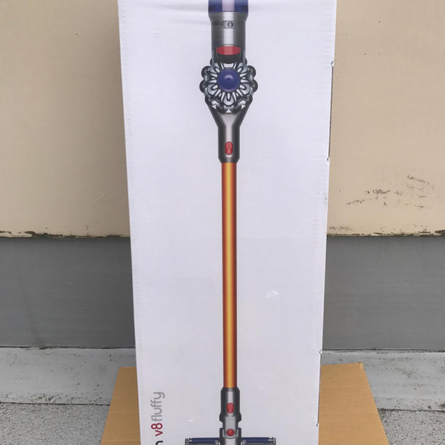 Dyson(ダイソン)の国内 新品 未開封 dyson V8 fluffy SV10FF2 バーコード無 スマホ/家電/カメラの生活家電(掃除機)の商品写真