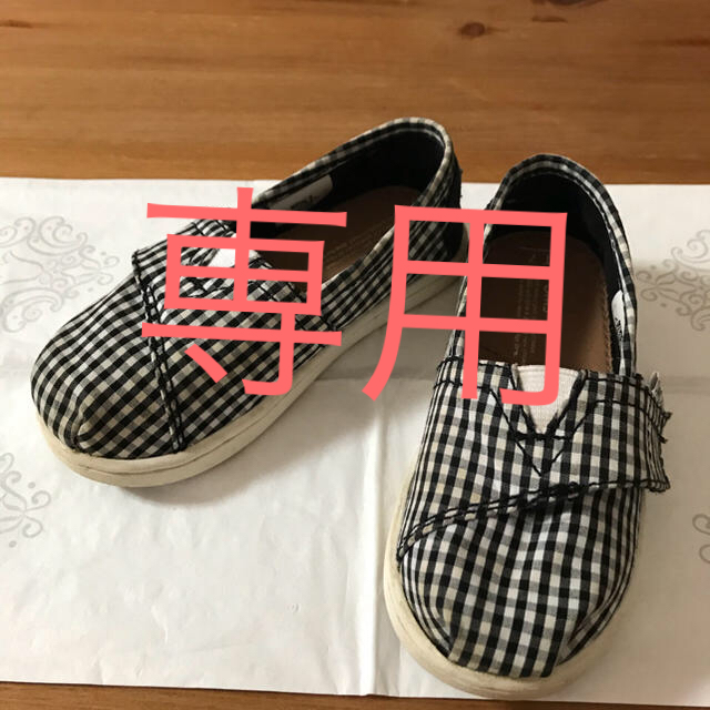 TOMS(トムズ)のトムス ギンガムチェック T7サイズ キッズ/ベビー/マタニティのベビー靴/シューズ(~14cm)(スリッポン)の商品写真