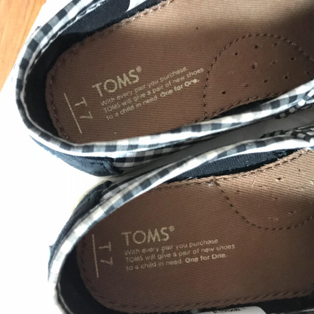 TOMS(トムズ)のトムス ギンガムチェック T7サイズ キッズ/ベビー/マタニティのベビー靴/シューズ(~14cm)(スリッポン)の商品写真