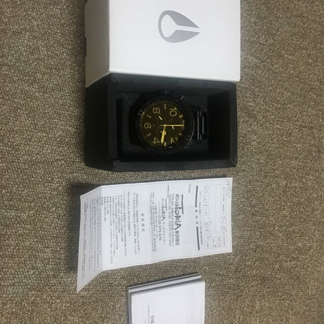 NIXON 51-30 ブラック オレンジ文字盤❓腕時計