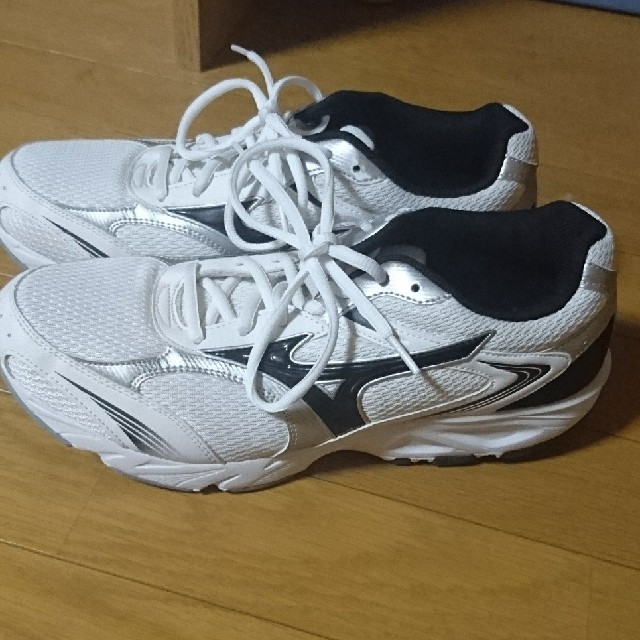 MIZUNO(ミズノ)のミズノスニーカー28センチ メンズの靴/シューズ(スニーカー)の商品写真