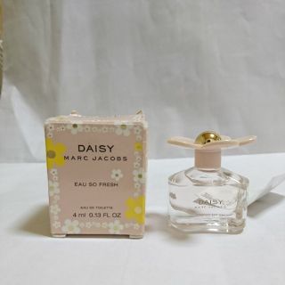 マークバイマークジェイコブス(MARC BY MARC JACOBS)の☆ 未使用 ☆マークジェイコブス 香水 DAISY(香水(女性用))