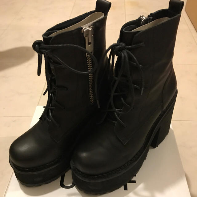 UNIF(ユニフ)のUNIF CHOKE BOOT SIZE7 23cm レディースの靴/シューズ(ブーツ)の商品写真