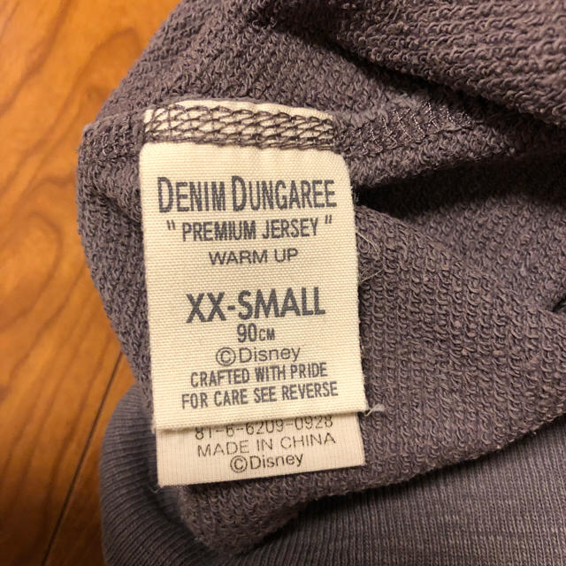 DENIM DUNGAREE(デニムダンガリー)のデニム ダンガリー ミッキーマウス スウェット 90 キッズ/ベビー/マタニティのキッズ服男の子用(90cm~)(Tシャツ/カットソー)の商品写真