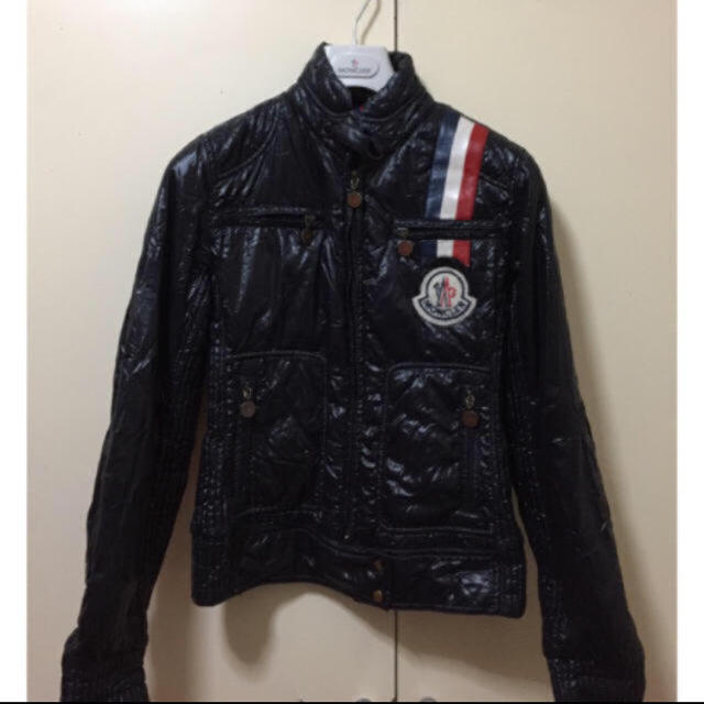 本物モンクレールの黒のジャケット 大きめワッペン サイズ １ ライダーズJK風 ダウンジャケット