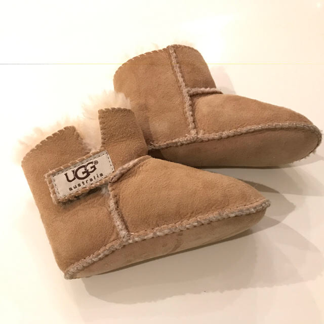 UGG(アグ)のUGG ムートンブーツ ベビー キッズ/ベビー/マタニティのベビー靴/シューズ(~14cm)(ブーツ)の商品写真