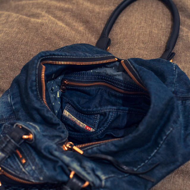 DIESEL(ディーゼル)のディーゼル デニム×レザー コンビバッグ レディースのバッグ(ショルダーバッグ)の商品写真
