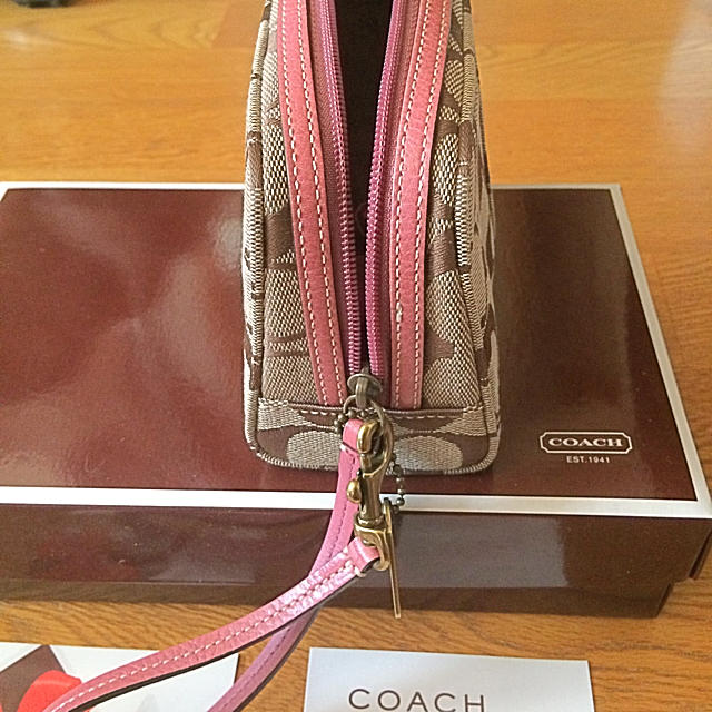 COACH(コーチ)のCOACH シグネチャー柄ポーチ レディースのファッション小物(ポーチ)の商品写真