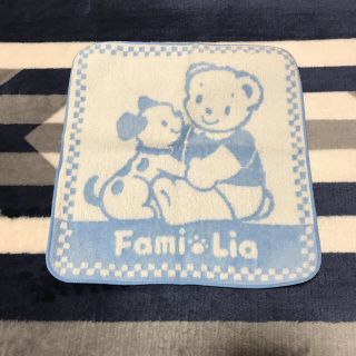 ファミリア(familiar)のタオルハンカチ２枚セット(タオル/バス用品)