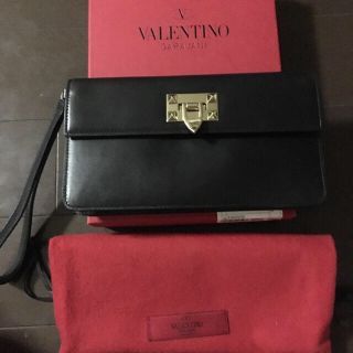 ヴァレンティノガラヴァーニ(valentino garavani)のヴァレンティノクラッチ未使用ブラック ♡(クラッチバッグ)