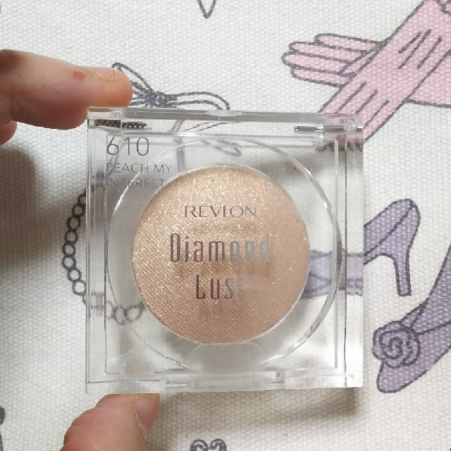 REVLON(レブロン)の送料込☆新品★ﾚﾌﾞﾛﾝ ﾀﾞｲﾔﾓﾝﾄﾞﾀﾞｽﾄ 610ﾋﾟｰﾁ コスメ/美容のベースメイク/化粧品(アイシャドウ)の商品写真