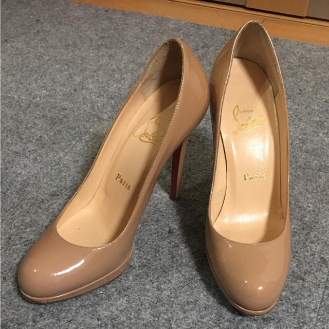 Christian Louboutin(クリスチャンルブタン)の【美品】ルブタン☆ベージュパンプス‼︎ レディースの靴/シューズ(ハイヒール/パンプス)の商品写真