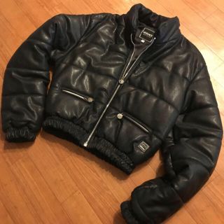 VERSACE(ダウンジャケット)のフリマアイテム一覧 VERSACE(ダウンジャケット)のフリマアイテム一覧