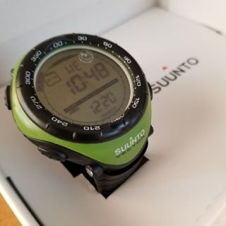 スント(SUUNTO)のSUUNT VECTOR 　ライムグリーン(腕時計(デジタル))