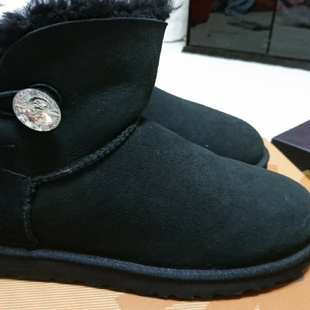 UGG(アグ)のUGG ミニベイリーボタン ブリング レディースの靴/シューズ(ブーツ)の商品写真