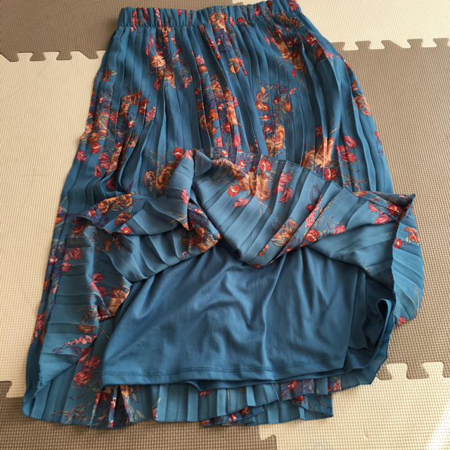 ZARA(ザラ)のZARA フラワープリントスカート レディースのスカート(ひざ丈スカート)の商品写真