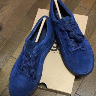 アグ(UGG)の【新品未使用】UGGスニーカー ネイビーsize8(スニーカー)