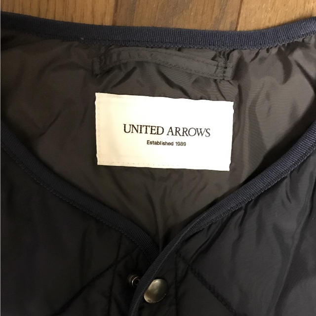 UNITED ARROWS(ユナイテッドアローズ)の【美品】ユナイテッドアローズ ベスト濃紺 sizeS メンズのトップス(ベスト)の商品写真