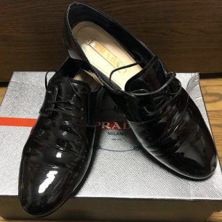 プラダ(PRADA)の【中古】PRADA プラダ レディース ローファー(ローファー/革靴)