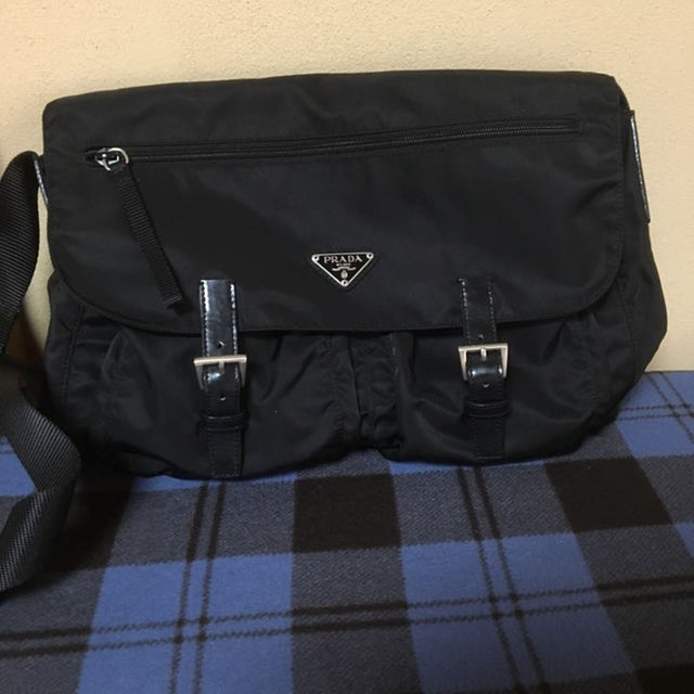 PRADA - PRADA プラダ メッセンジャー斜め掛けショルダーバッグの通販 by まるちゃん's shop|プラダならラクマ PRADA - PRADA プラダ メッセンジャー斜め掛けショルダーバッグの通販 by まるちゃん's shop|プラダならラクマ