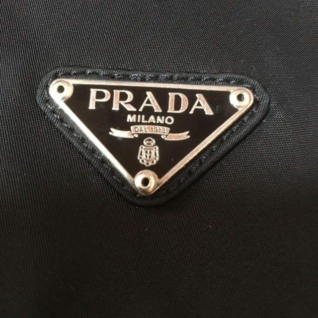 PRADA(プラダ)のPRADA プラダ メッセンジャー斜め掛けショルダーバッグ レディースのバッグ(メッセンジャーバッグ)の商品写真