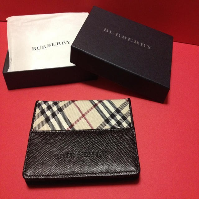 BURBERRY(バーバリー)のバーバリー定期入れ[新品] レディースのファッション小物(名刺入れ/定期入れ)の商品写真