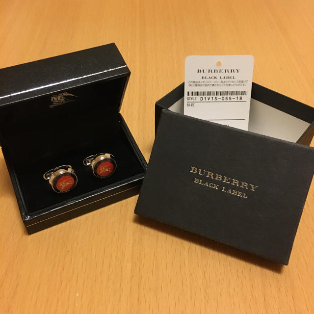 BURBERRY BLACK LABEL(バーバリーブラックレーベル)の新品 未使用 バーバリーブラックレーベル カフスボタン メンズのファッション小物(カフリンクス)の商品写真