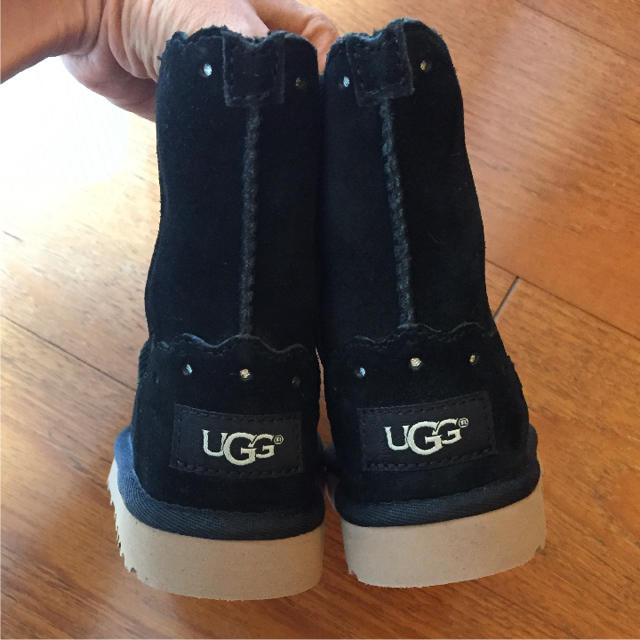 UGG キッズブーツ 13.5 新品未使用