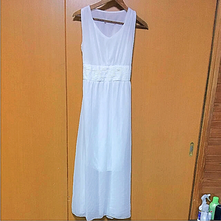 新品ホワイトワンピース  ドレス(ロングワンピース/マキシワンピース)