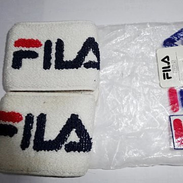 FILA(フィラ)のヨッシー様専用☆FILA★フィラ★テニス★リストバンド テニス ★イタリア製 レディースのファッション小物(その他)の商品写真