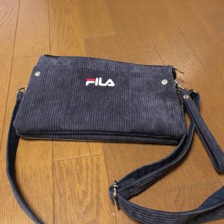 フィラ(FILA)のスマホ入れ付きショルダーバック(ショルダーバッグ)