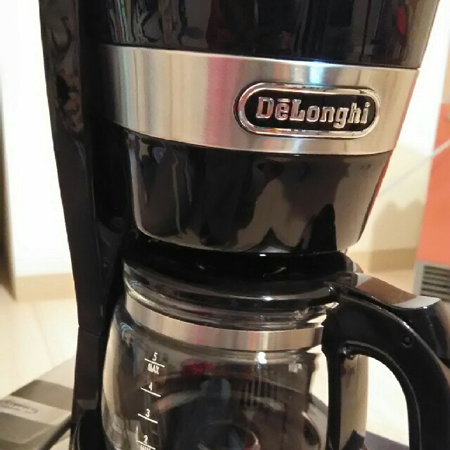 DeLonghi(デロンギ)のデロンギドリップコーヒーメーカーDeLonghi スマホ/家電/カメラの調理家電(コーヒーメーカー)の商品写真