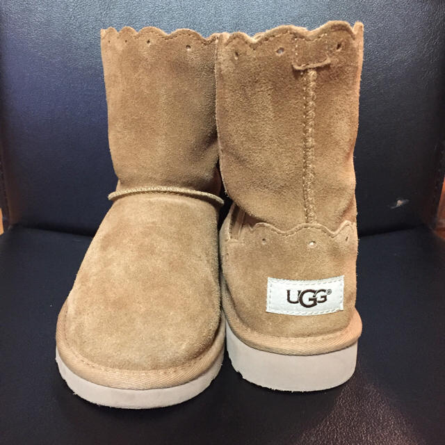 UGG(アグ)の正規品 UGG kids 20cm キャメル ムートン キッズ/ベビー/マタニティのキッズ靴/シューズ(15cm~)(ブーツ)の商品写真