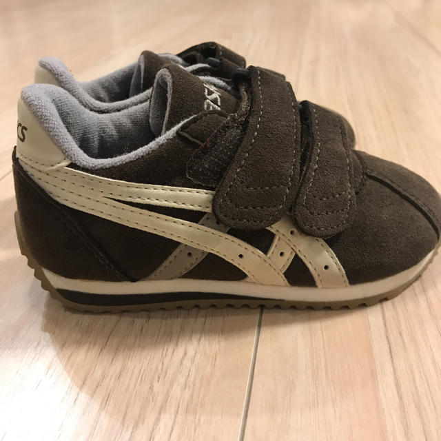 asics(アシックス)のアシックス  SUKUSUKU   15cm キッズ/ベビー/マタニティのキッズ靴/シューズ(15cm~)(スニーカー)の商品写真