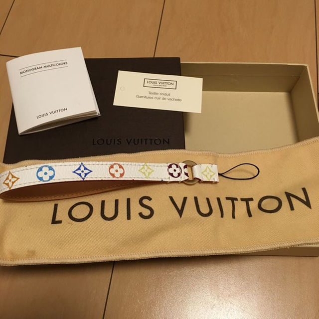 LOUIS VUITTON(ルイヴィトン)の✳︎りんりん様専用✳︎ ルイヴィトン ストラップ レディースのファッション小物(その他)の商品写真