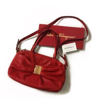 サルヴァトーレフェラガモ(Salvatore Ferragamo)の美品♡レア♡フェラガモ♡ヴァラリボン♡2way♡レザーショルダーバッグ(ショルダーバッグ)