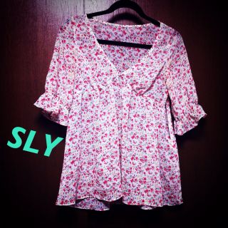 スライ(SLY)のスライ♡花柄シフォンチュニック(チュニック)