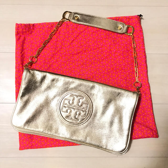 Tory Burch(トリーバーチ)の【美品】トリーバーチ 2WAY チェーンショルダー クラッチバッグ ゴールド レディースのバッグ(クラッチバッグ)の商品写真